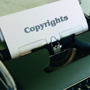 打字機-COPYRIGHT.jpg